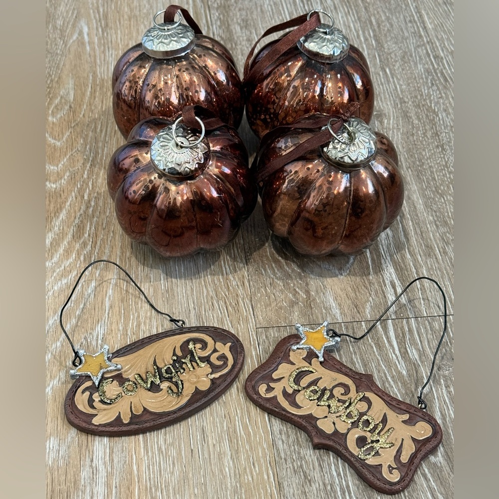 Large lot of Vintage Western/Cowboy Christmas ornaments Decor. 30 + pieces. - Picture 10 of 16